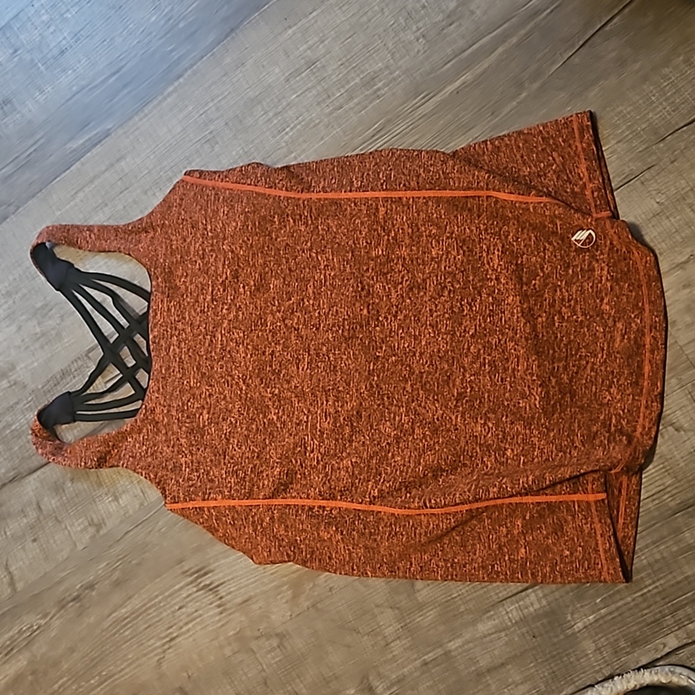 Open-Back Tank Top - Picture 7 of 9